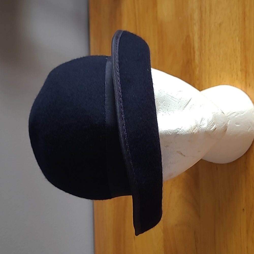 VERY NICE LAURA ASHLEY 100% WOOL HAT